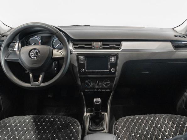 Skoda Rapid I Рестайлинг с пробегом 2019 года, цена 1 060 000 рублей, 230000 км, лифтбек, Автокод Объявления