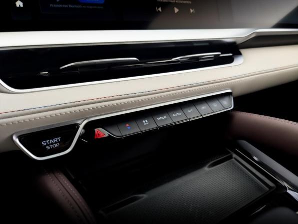 Geely Monjaro I Рестайлинг с пробегом 2023 года, цена 3 385 000 рублей, 26976 км, внедорожник, Автокод Объявления