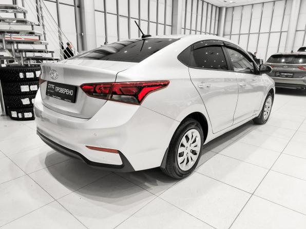Hyundai Solaris II с пробегом 2017 года, цена 1 050 000 рублей, 111030 км, седан, Автокод Объявления
