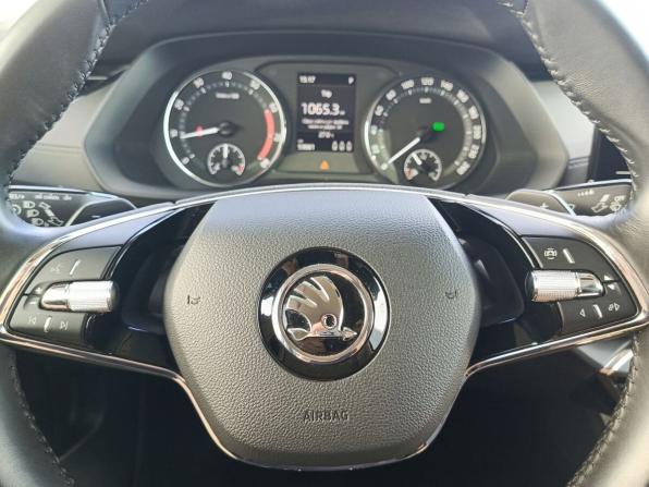 Skoda Octavia IV (A8) с пробегом 2021 года, цена 2 450 000 рублей, 53643 км, лифтбек, Автокод Объявления