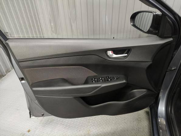 Hyundai Solaris II с пробегом 2018 года, цена 1 099 000 рублей, 177781 км, седан, Автокод Объявления