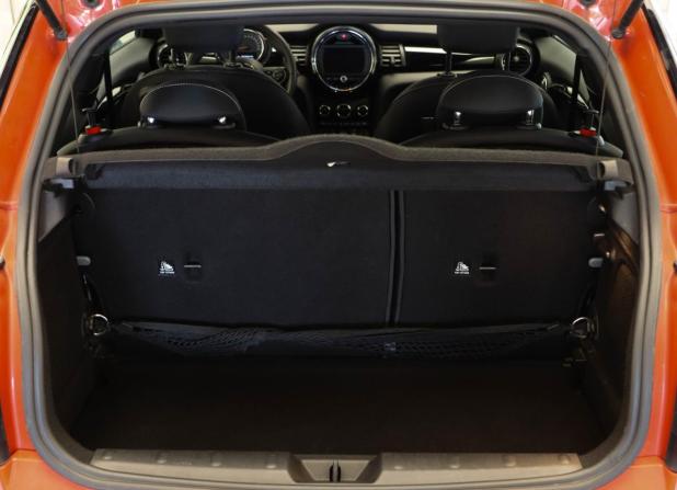 Mini Hatch III (F55/F56) Рестайлинг с пробегом 2020 года, цена 2 250 000 рублей, 53000 км, хэтчбек, Автокод Объявления