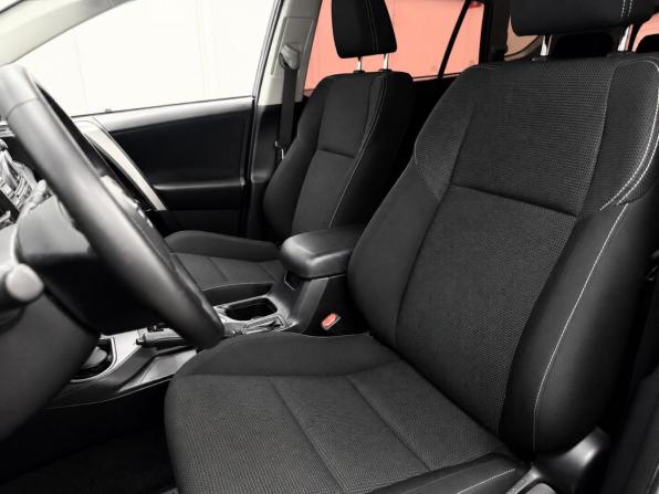 Toyota RAV4 IV (XA40) Рестайлинг с пробегом 2018 года, цена 2 720 000 рублей, 73466 км, внедорожник, Автокод Объявления