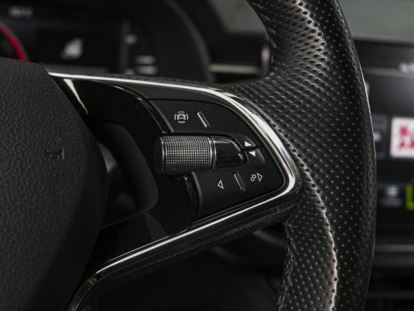 Skoda Rapid II с пробегом 2022 года, цена 2 132 000 рублей, 76575 км, лифтбек, Автокод Объявления