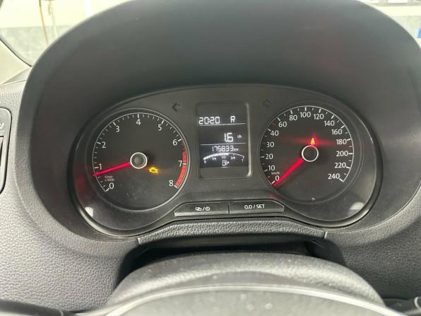 Volkswagen Polo V Рестайлинг с пробегом 2016 года, цена 990 000 рублей, 175000 км, седан, Автокод Объявления