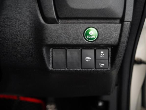 Honda Fit III Рестайлинг с пробегом 2018 года, цена 1 049 500 рублей, 99730 км, хэтчбек, Автокод Объявления