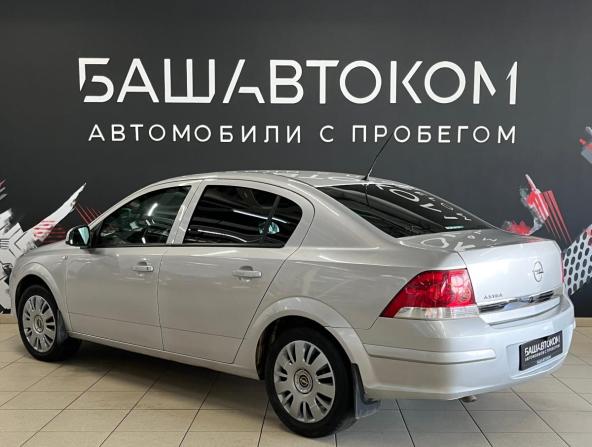 Opel Astra H Рестайлинг с пробегом 2013 года, цена 660 000 рублей, 168501 км, седан, Автокод Объявления
