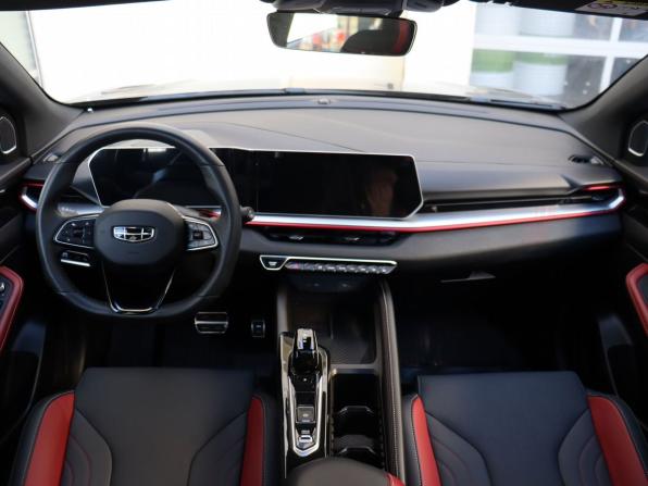 Geely Coolray I Рестайлинг с пробегом 2023 года, цена 2 300 000 рублей, 27360 км, внедорожник, Автокод Объявления