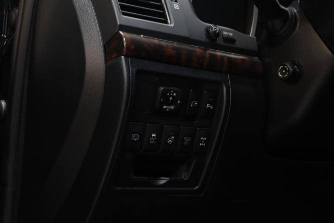 Toyota Land Cruiser 200 Series Рестайлинг 1 с пробегом 2012 года, цена 3 450 000 рублей, 338690 км, внедорожник, Автокод Объявления