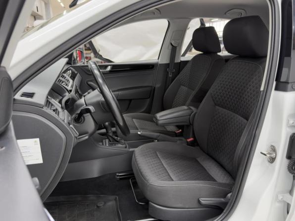 Skoda Rapid I Рестайлинг с пробегом 2017 года, цена 1 330 000 рублей, 184887 км, лифтбек, Автокод Объявления