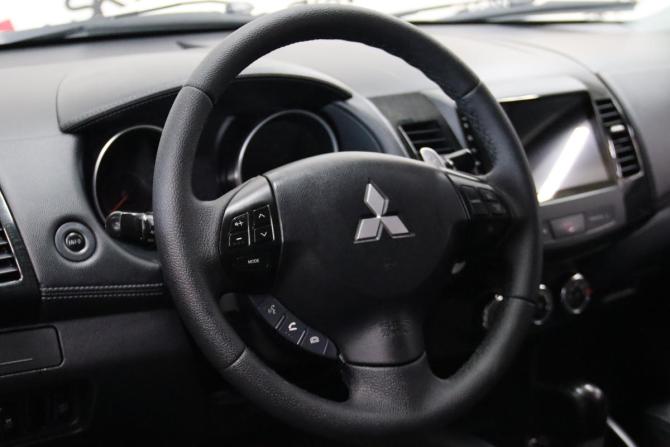 Mitsubishi Outlander II Рестайлинг с пробегом 2012 года, цена 1 385 850 рублей, 236848 км, внедорожник, Автокод Объявления