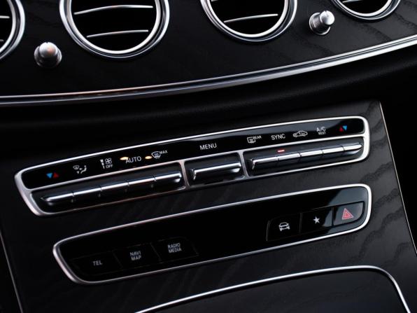 Mercedes-Benz E-Класс V (W213 S213 C238) Рестайлинг с пробегом 2020 года, цена 4 900 000 рублей, 60666 км, седан, Автокод Объявления