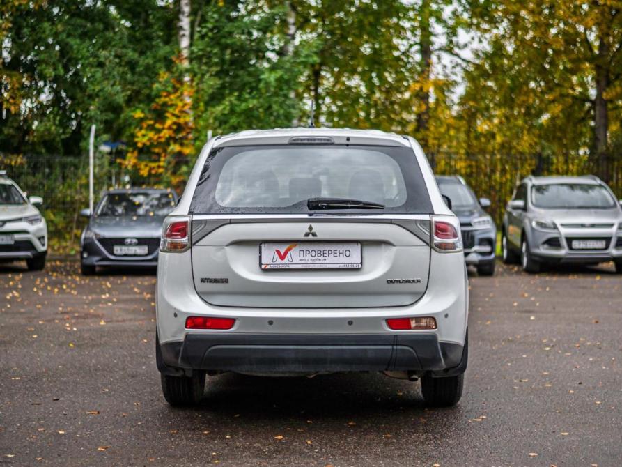 Mitsubishi Outlander III Рестайлинг Санкт-Петербург  - изображение 4