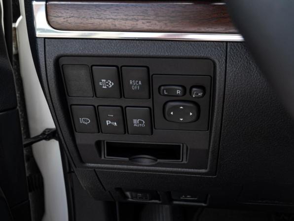 Toyota Land Cruiser 200 Series Рестайлинг 2 с пробегом 2015 года, цена 4 995 000 рублей, 230140 км, внедорожник, Автокод Объявления