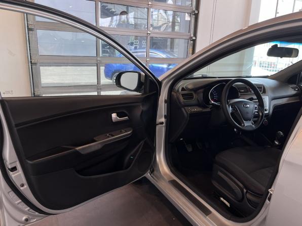Kia Rio III Рестайлинг с пробегом 2016 года, цена 792 000 рублей, 208412 км, хэтчбек, Автокод Объявления