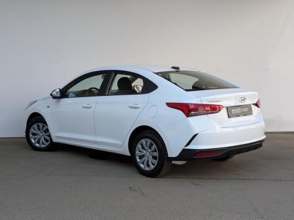 Hyundai Solaris II Рестайлинг с пробегом 2022 года, цена 1 700 000 рублей, 74258 км, седан, Автокод Объявления