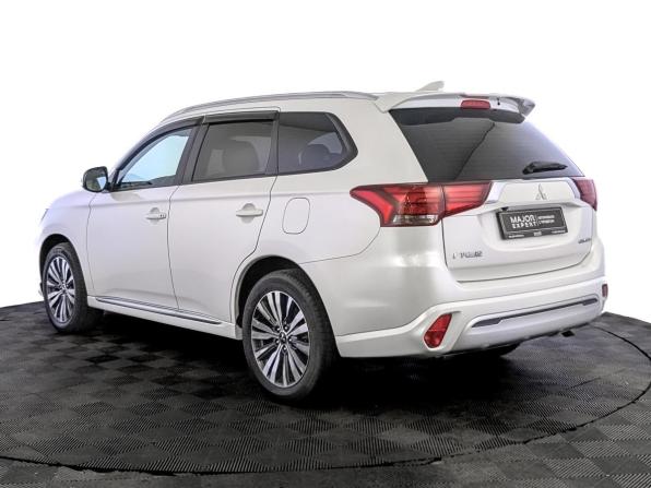 Mitsubishi Outlander III Рестайлинг 3 с пробегом 2022 года, цена 2 550 000 рублей, 25553 км, внедорожник, Автокод Объявления
