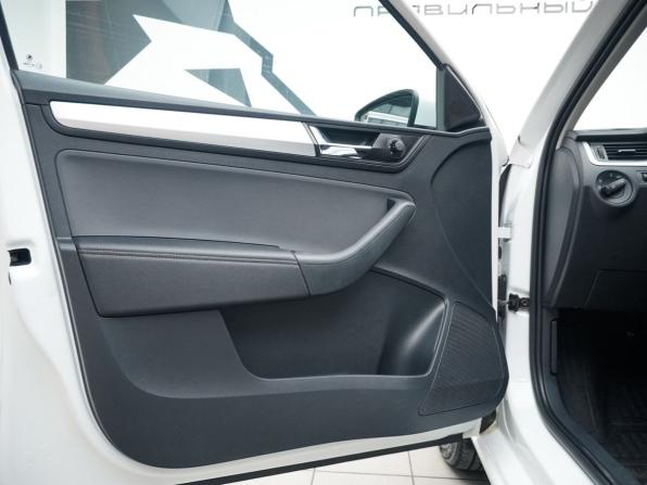 Skoda Rapid I Рестайлинг с пробегом 2019 года, цена 1 359 000 рублей, 141446 км, лифтбек, Автокод Объявления