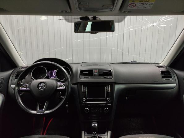 Skoda Yeti I Рестайлинг с пробегом 2015 года, цена 980 000 рублей, 204723 км, внедорожник, Автокод Объявления