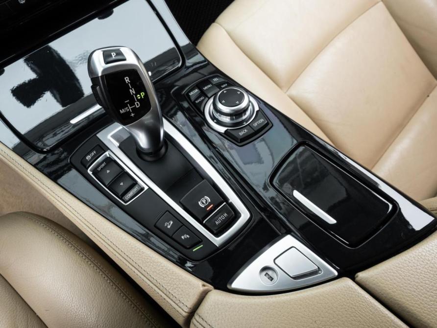 BMW 5 серии VI (F10/F11/F07) Рестайлинг Ставрополь  - изображение 12