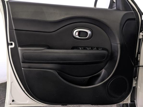 Kia Soul II Рестайлинг с пробегом 2019 года, цена 1 750 000 рублей, 58426 км, хэтчбек, Автокод Объявления