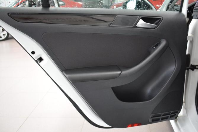 Volkswagen Jetta VI Рестайлинг с пробегом 2017 года, цена 1 299 000 рублей, 136000 км, седан, Автокод Объявления