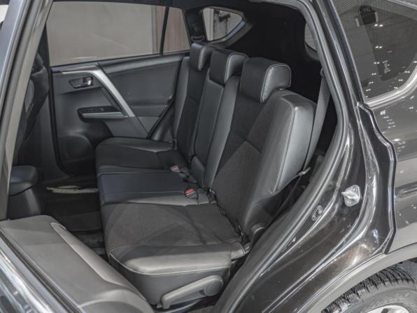 Toyota RAV4 IV (XA40) Рестайлинг с пробегом 2016 года, цена 2 380 000 рублей, 110582 км, внедорожник, Автокод Объявления