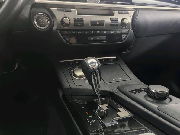 Lexus ES VI с пробегом 2015 года, цена 1 859 000 рублей, 137000 км, седан, Автокод Объявления