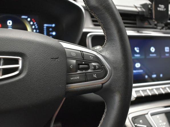 Geely Atlas Pro с пробегом 2022 года, цена 1 825 000 рублей, 68000 км, внедорожник, Автокод Объявления