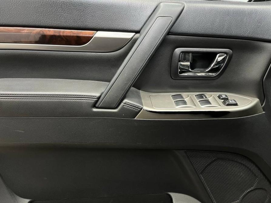 Mitsubishi Pajero IV Рестайлинг 1 Ростов-на-Дону  - изображение 14