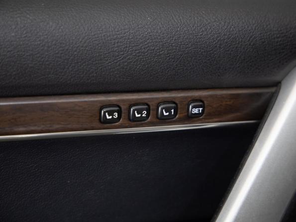 Toyota Land Cruiser 200 Series Рестайлинг 2 с пробегом 2016 года, цена 6 590 000 рублей, 98004 км, внедорожник, Автокод Объявления
