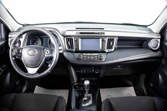 Toyota RAV4 IV (XA40) Рестайлинг с пробегом 2017 года, цена 2 159 000 рублей, 210000 км, внедорожник, Автокод Объявления