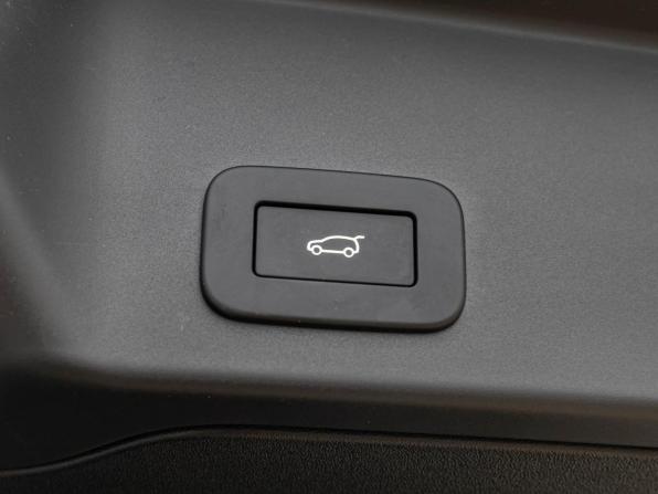 Land Rover Range Rover Evoque II Рестайлинг с пробегом 2025 года, цена 5 799 000 рублей, 56 км, внедорожник, Автокод Объявления