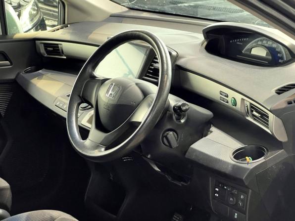 Honda Freed I Рестайлинг с пробегом 2012 года, цена 1 150 000 рублей, 145000 км, компактвэн, Автокод Объявления