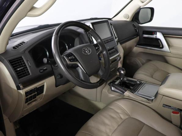 Toyota Land Cruiser 200 Series Рестайлинг 2 с пробегом 2019 года, цена 8 190 000 рублей, 65646 км, внедорожник, Автокод Объявления