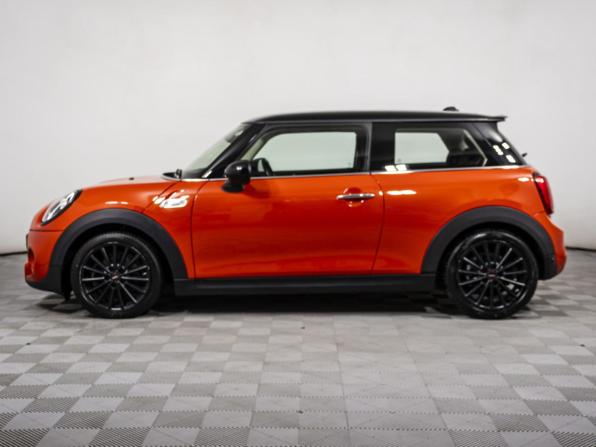 Mini Hatch III (F55/F56) Рестайлинг с пробегом 2019 года, цена 2 498 000 рублей, 15062 км, хэтчбек, Автокод Объявления