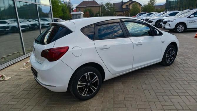 Opel Astra J Рестайлинг с пробегом 2013 года, цена 799 900 рублей, 136988 км, хэтчбек, Автокод Объявления
