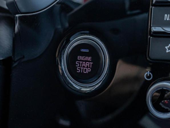 Kia Rio IV Рестайлинг с пробегом 2021 года, цена 1 740 000 рублей, 81999 км, хэтчбек, Автокод Объявления