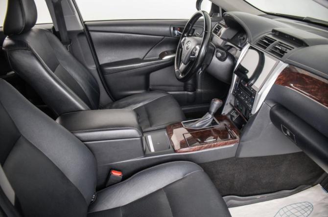 Toyota Camry VII (XV50) Рестайлинг с пробегом 2015 года, цена 2 049 000 рублей, 185000 км, седан, Автокод Объявления
