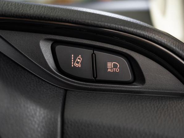 Toyota Vitz III (XP130) Рестайлинг 2 с пробегом 2018 года, цена 945 500 рублей, 106609 км, хэтчбек, Автокод Объявления