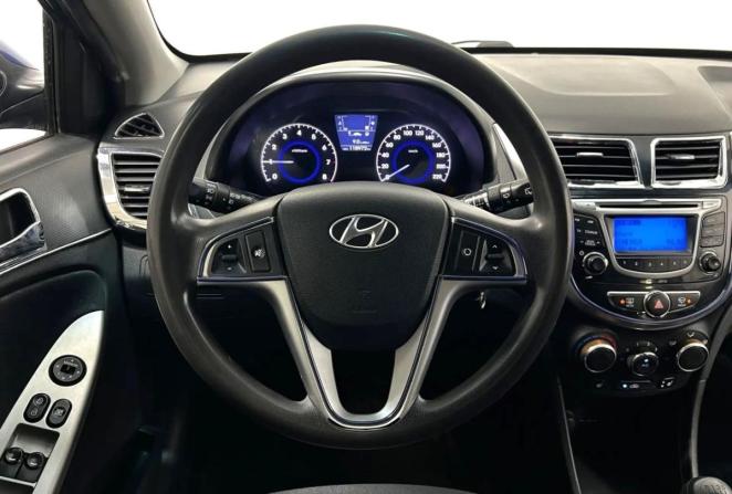 Hyundai Solaris I с пробегом 2013 года, цена 950 000 рублей, 118972 км, хэтчбек, Автокод Объявления