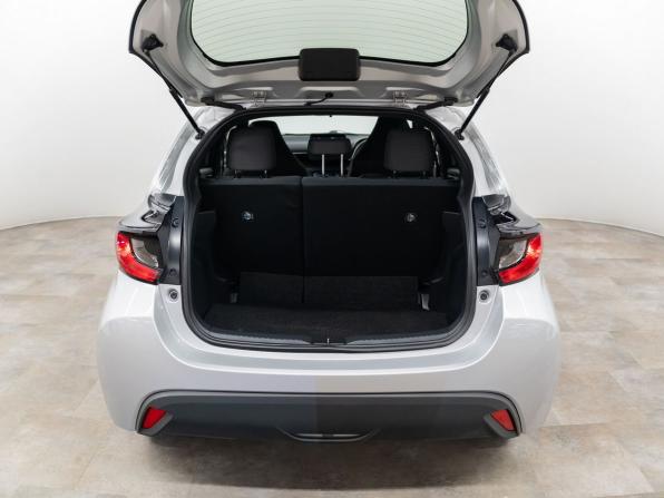 Toyota Yaris IV с пробегом 2021 года, цена 1 197 000 рублей, 113025 км, хэтчбек, Автокод Объявления