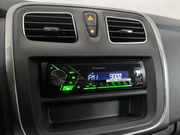 Renault Sandero II с пробегом 2017 года, цена 747 000 рублей, 84000 км, хэтчбек, Автокод Объявления
