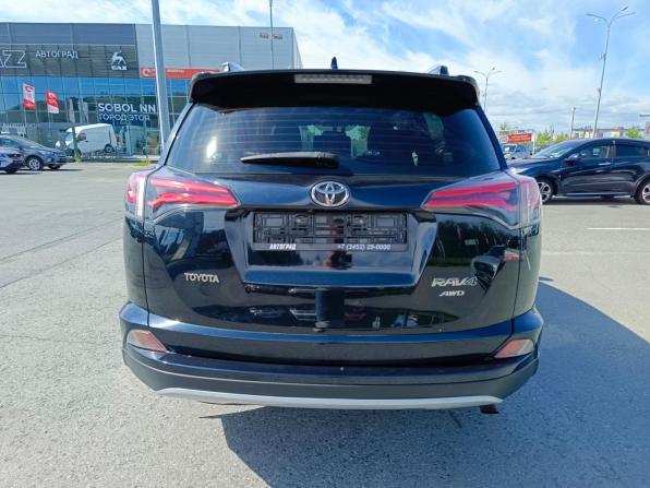 Toyota RAV4 IV (XA40) Рестайлинг с пробегом 2017 года, цена 1 899 995 рублей, 195001 км, внедорожник, Автокод Объявления