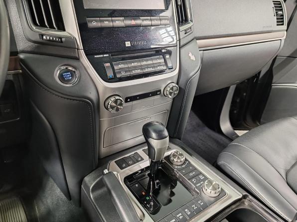Toyota Land Cruiser 200 Series Рестайлинг 2 с пробегом 2016 года, цена 5 449 000 рублей, 203251 км, внедорожник, Автокод Объявления