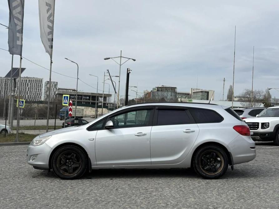 Opel Astra J Рестайлинг Крым  - изображение 8
