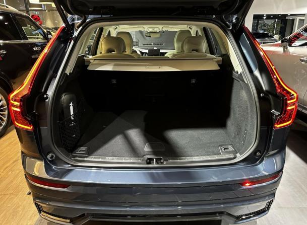 Volvo XC60 II Рестайлинг 2 с пробегом 2026 года, цена 7 800 000 рублей, 11 км, внедорожник, Автокод Объявления
