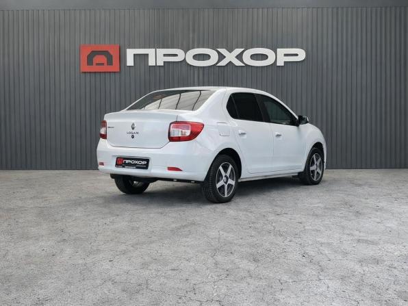Renault Logan II с пробегом 2017 года, цена 917 000 рублей, 93800 км, седан, Автокод Объявления