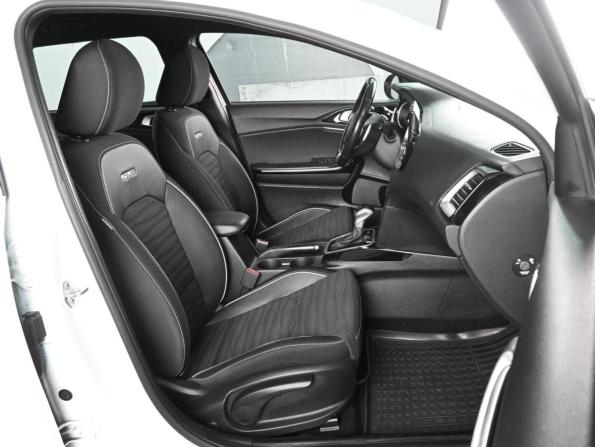 Kia Ceed III Рестайлинг с пробегом 2021 года, цена 2 119 000 рублей, 54270 км, универсал, Автокод Объявления