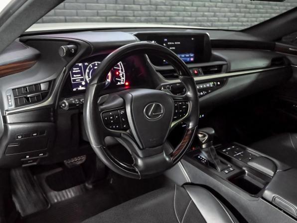 Lexus ES VII с пробегом 2019 года, цена 4 200 000 рублей, 79027 км, седан, Автокод Объявления